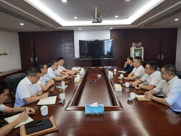 6月29日，正泰集团副总裁陆川来访瓯飞，共商光伏项目合作事宜（投运部，徐昭）.jpg